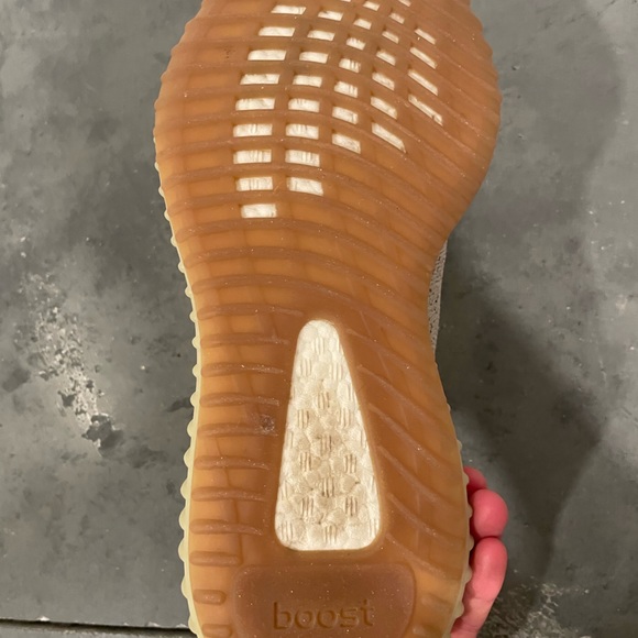 Yeezy 350 Sesame - Picture 12 of 16